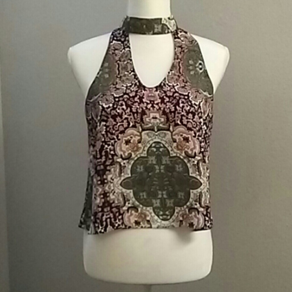 BLACK FRIDAY! (Size Small) keyhole top
